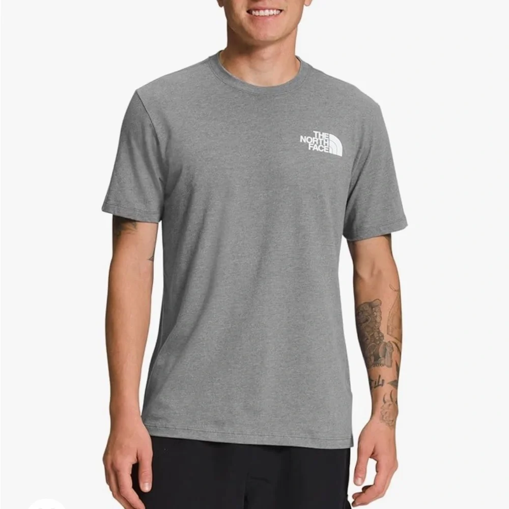 THE NORTH FACE Men's Short Sleeve Box Never Stop Exploring Tee Size M